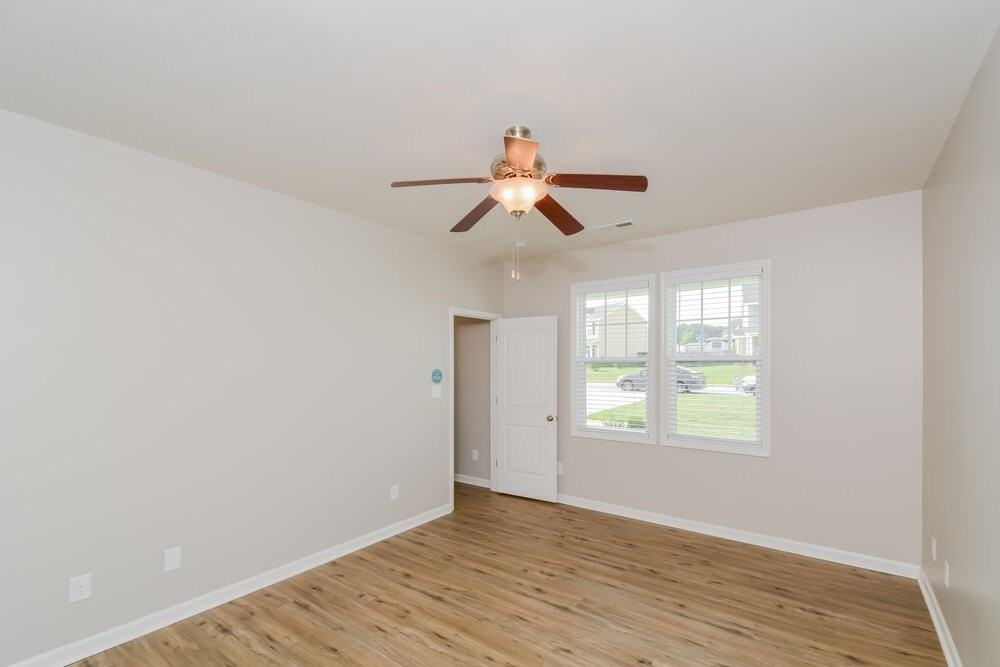 238 Grovemere Ln - Photo 7 of 17