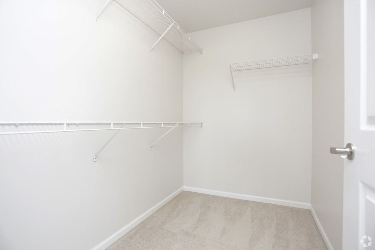 Embassy Place Apartments - Photo 5 of 15