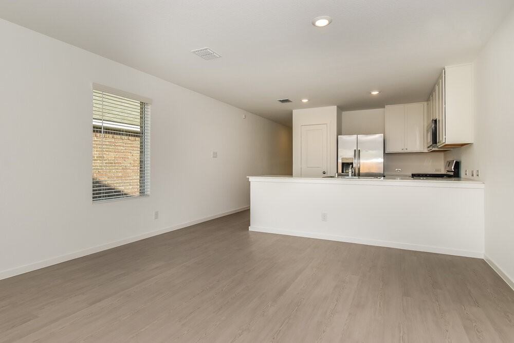 1708 Crossbill St - Photo 6 of 16