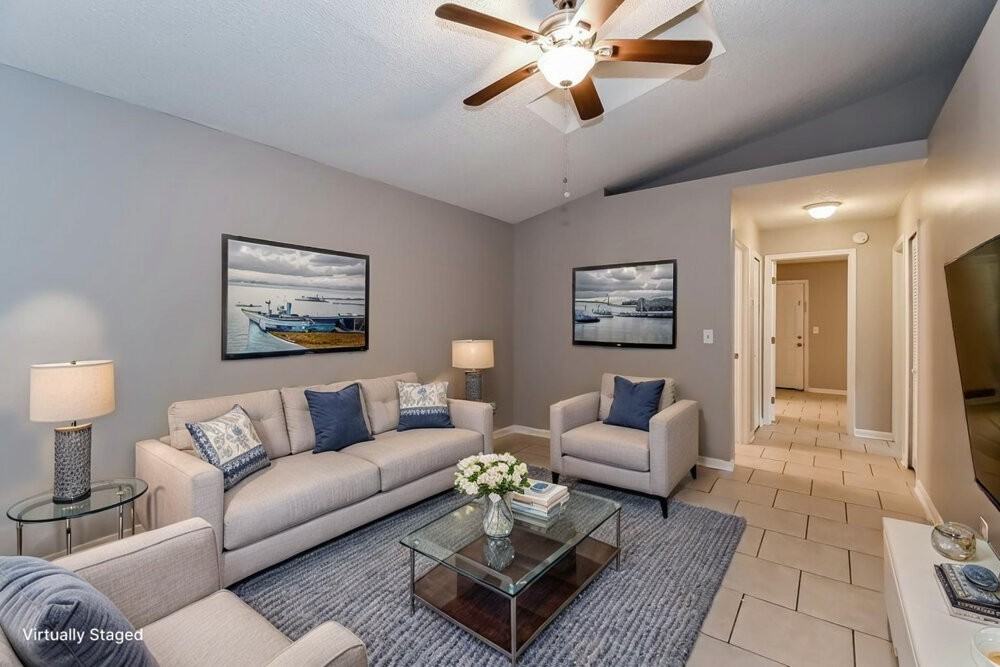 9956 Somerset Grove Ln - Photo 4 of 19