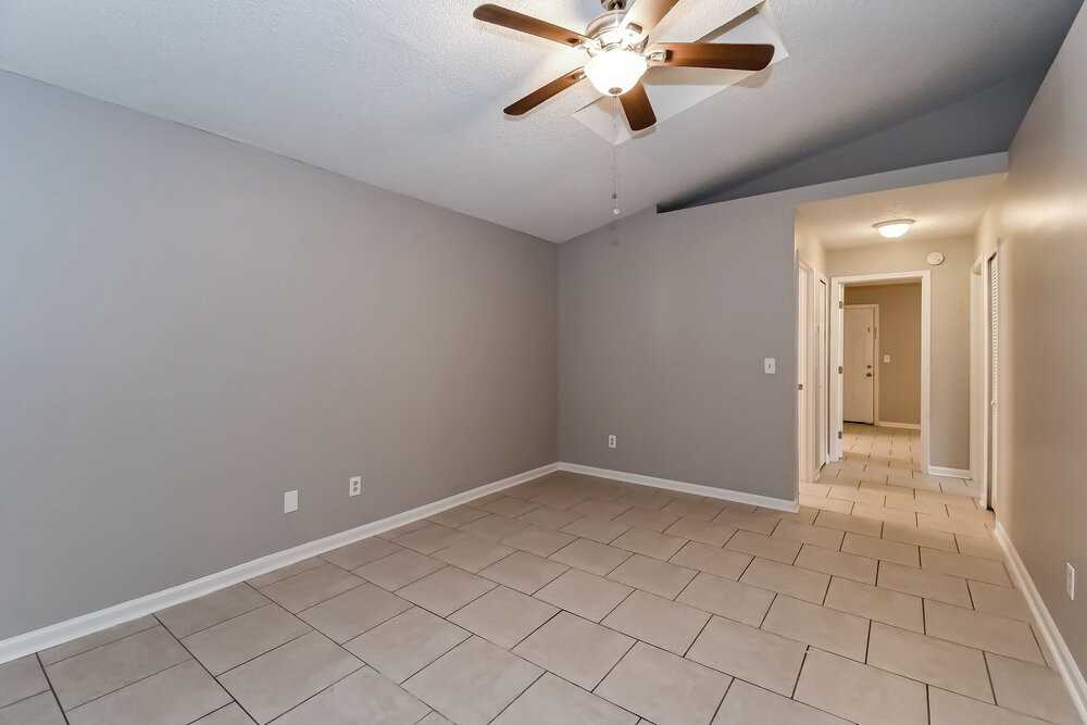 9956 Somerset Grove Ln - Photo 5 of 19