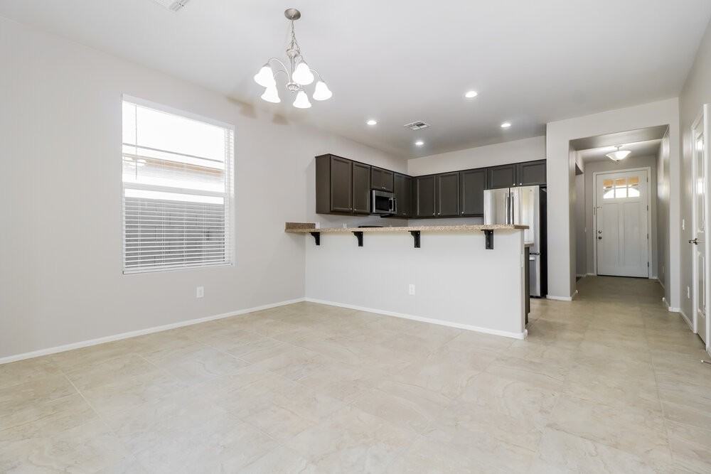 10425 W Pima St - Photo 6 of 16