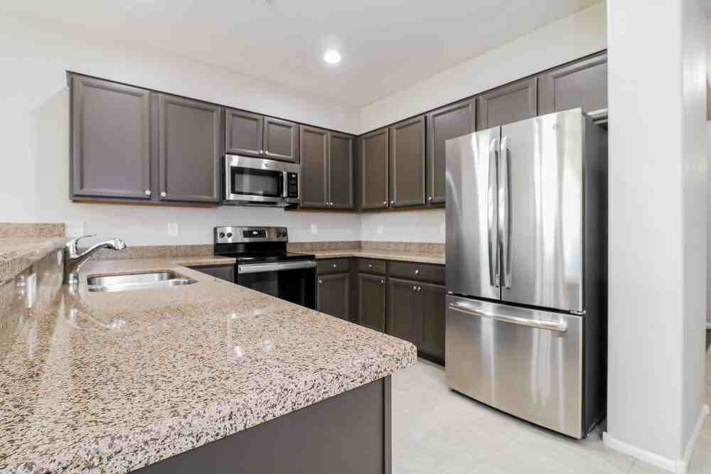 10425 W Pima St - Photo 7 of 16