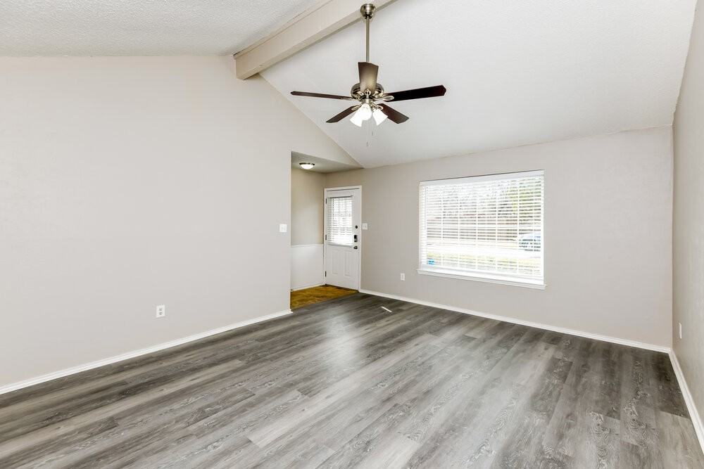 2321 Oakside Dr - Photo 6 of 19