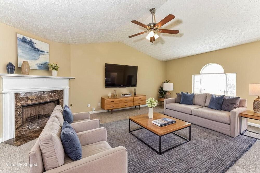 735 Bridgewood Ct - Photo 4 of 20