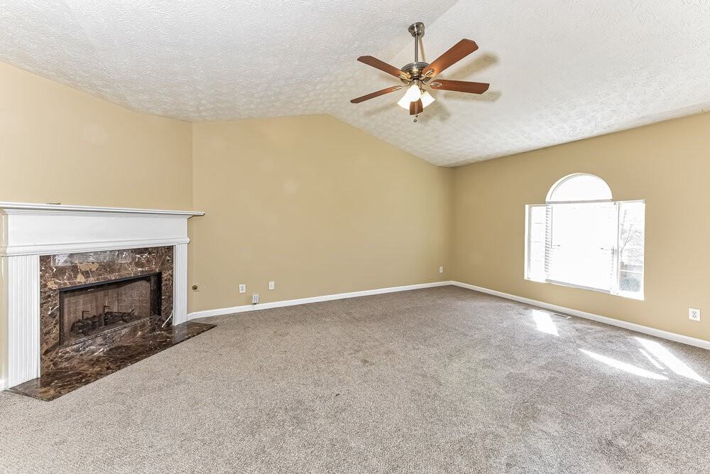 735 Bridgewood Ct - Photo 5 of 20