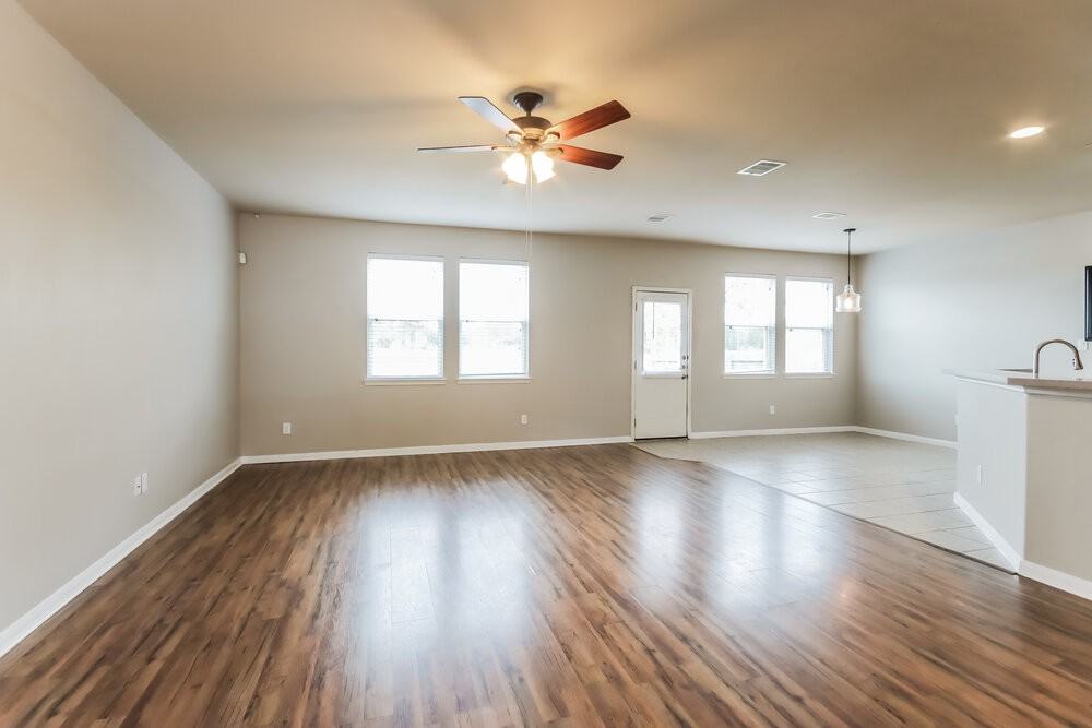 18706 Walden Glen Cir - Photo 5 of 17