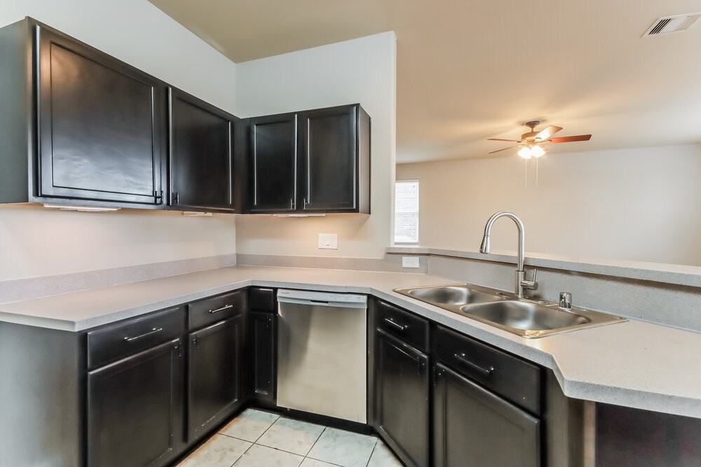 18706 Walden Glen Cir - Photo 7 of 17