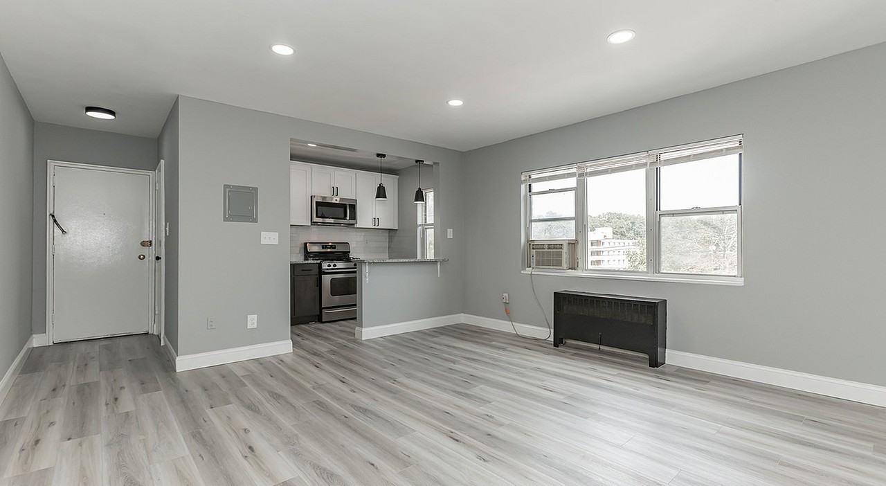 Courtyard Park - Photo 4 of 14