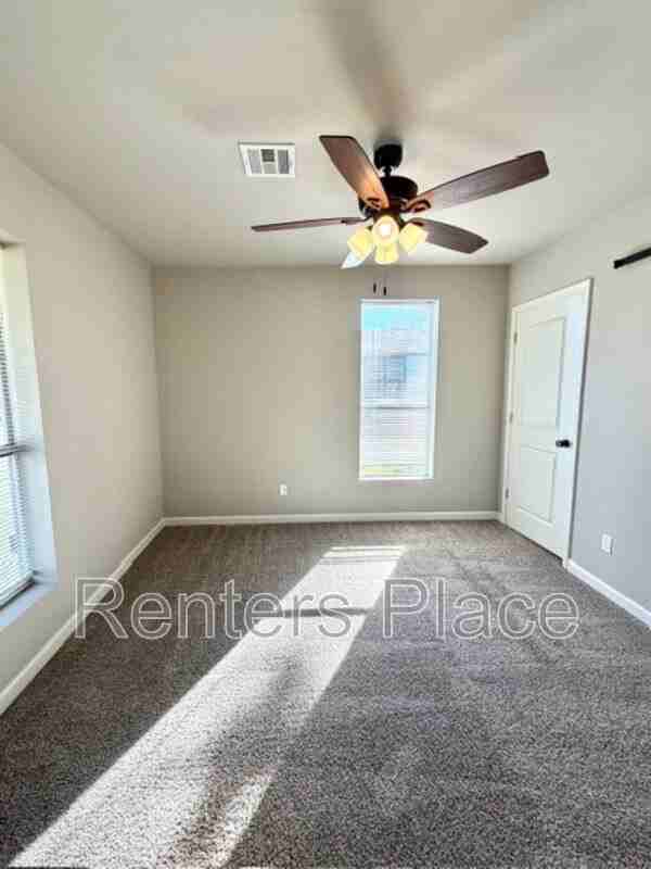 108 E Mill Ave - Photo 2 of 16