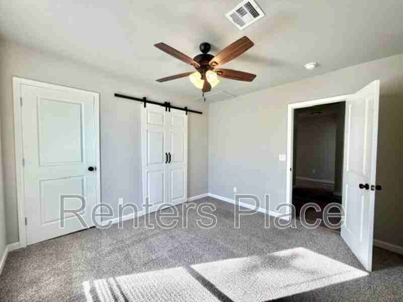 108 E Mill Ave - Photo 3 of 16