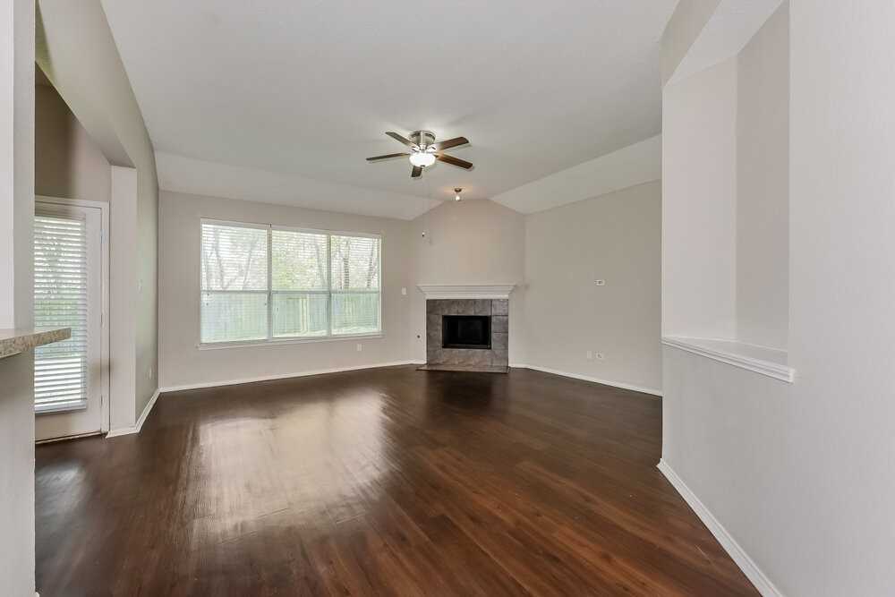 1224 Parkwood Trl - Photo 3 of 16