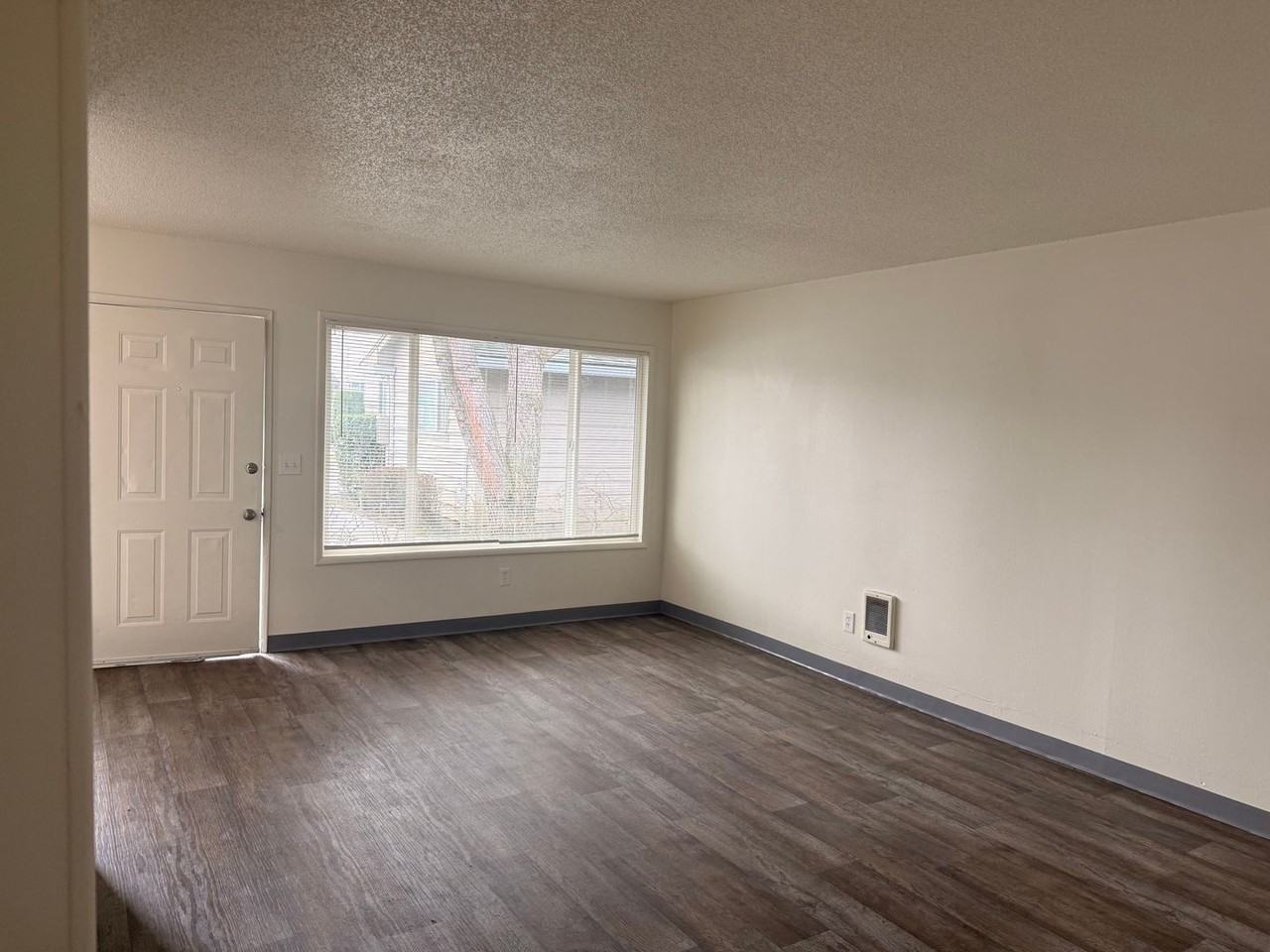 S815 - Star Apartments - Photo 4 of 32