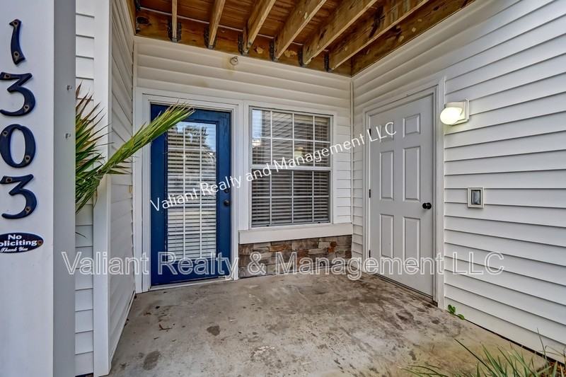 575 Oakleaf Plantation Pkwy #1UNIT1303 - Photo 4 of 26