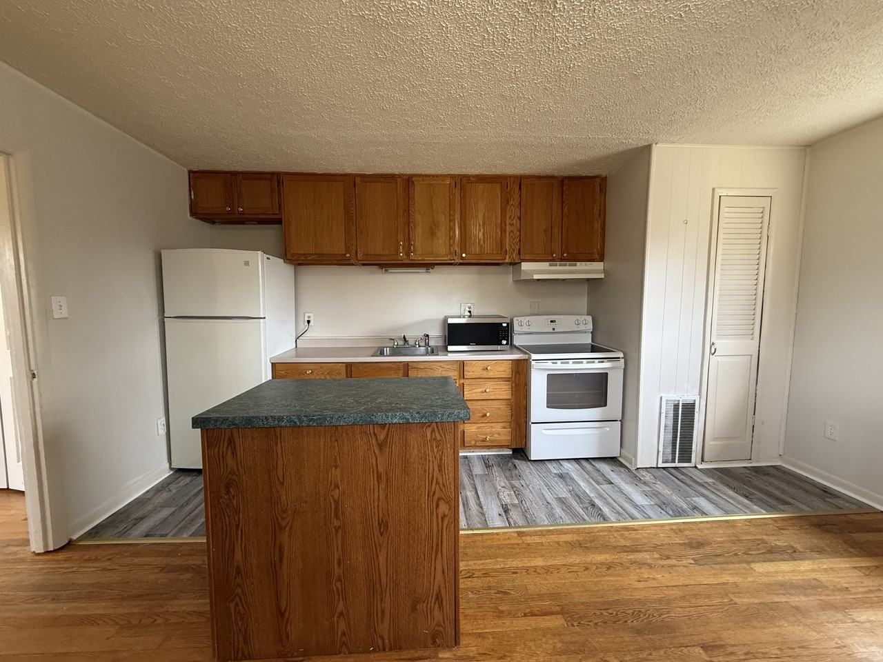 420 Aspen Street - Photo 6 of 15