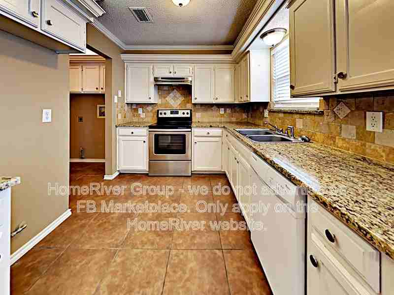 2041 Oakbluff Cir - Photo 4 of 16