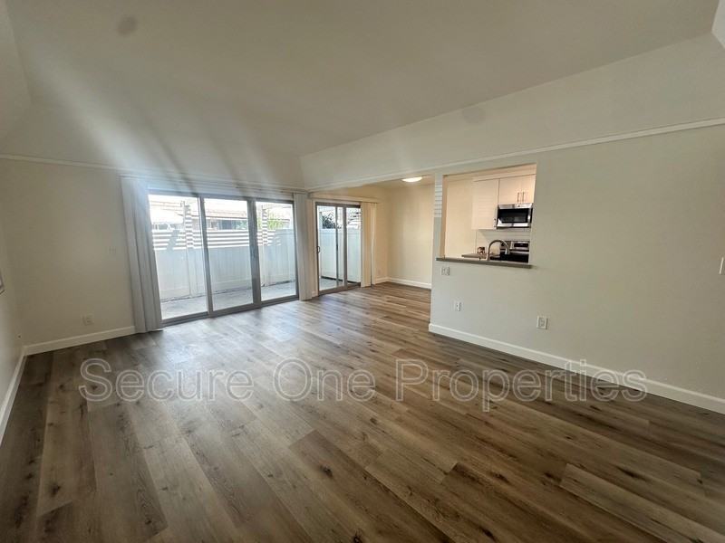 2869 Instone Ct - Photo 4 of 26