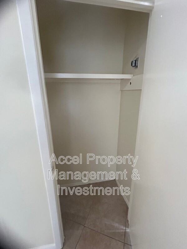1416 Grovewood Ave - Photo 4 of 19