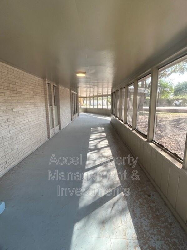 1416 Grovewood Ave - Photo 7 of 19