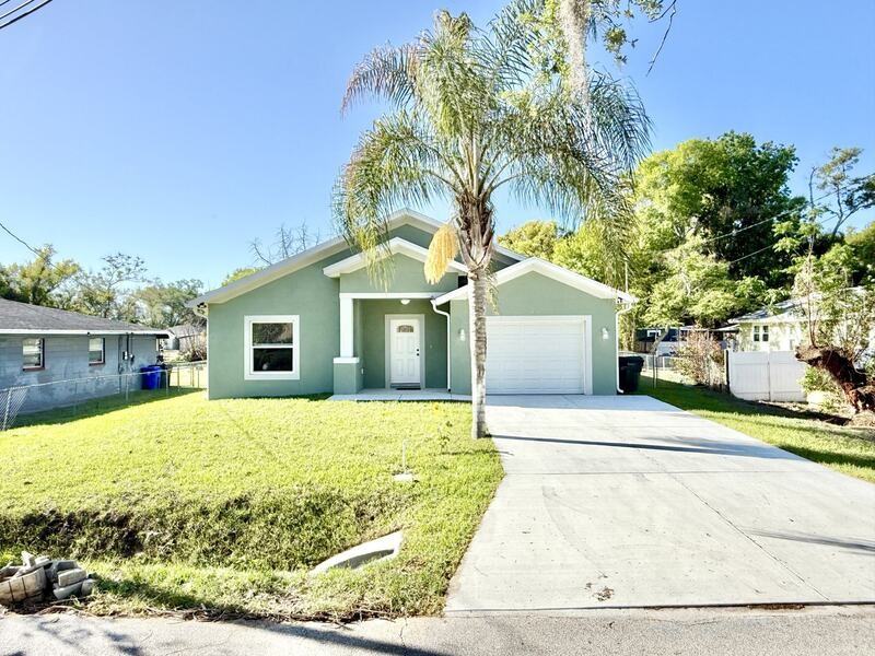 242 Petteway Dr - Photo 2 of 50