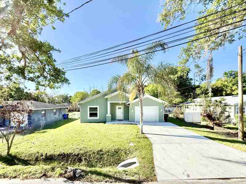 242 Petteway Dr - Photo 3 of 50