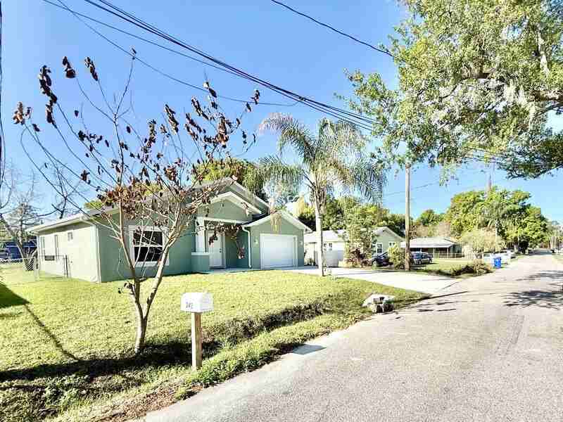 242 Petteway Dr - Photo 5 of 50