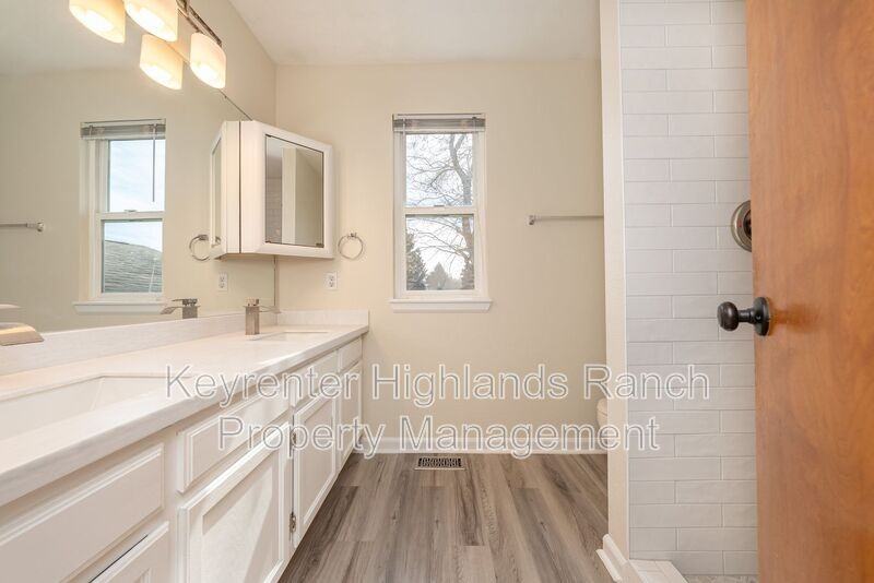 595 S Lindsey St - Photo 7 of 16