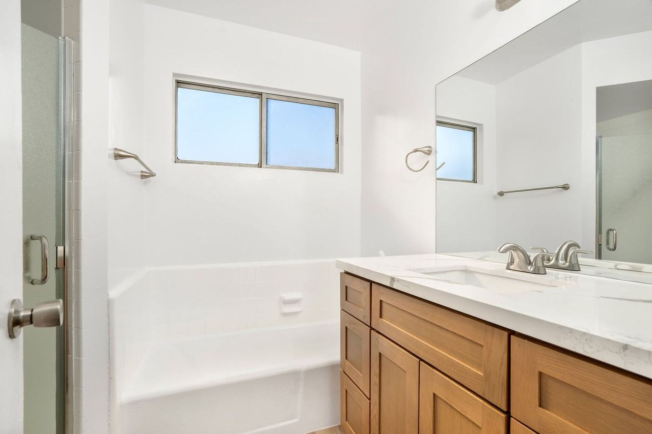 319 S. Clark Drive - Photo 5 of 11