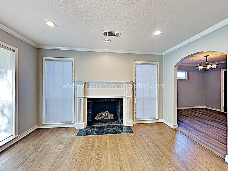 2137 Barberry Dr - Photo 5 of 32