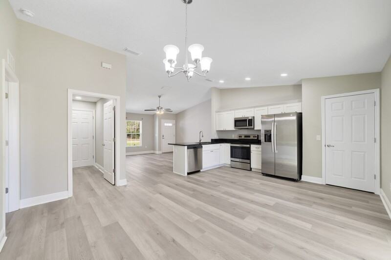 1336 W Cary Dr - Photo 4 of 10