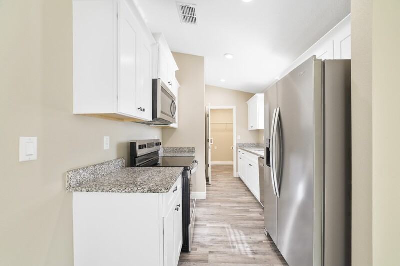 7859 N Jamaica Dr - Photo 2 of 11