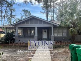 featured image of 205 E College St #B