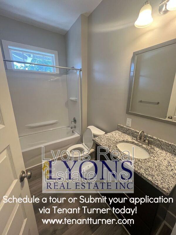 205 E College St #B - Photo 5 of 6