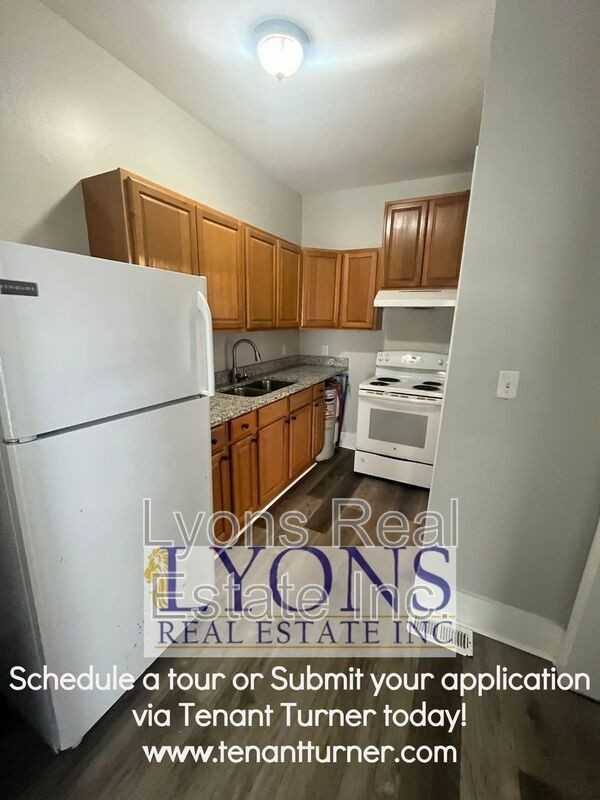 205 E College St #B - Photo 6 of 6