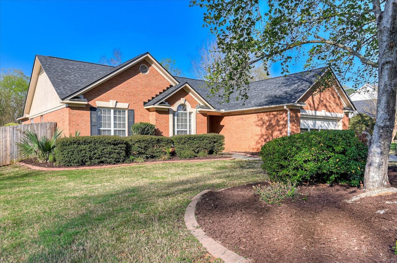 1140 Parkside Trl - Photo 3 of 45