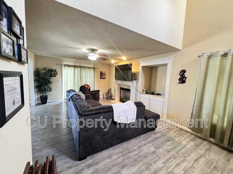 3904 Summer Sage Ct - Photo 3 of 11