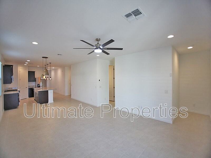 12571 W Country Club Trl - Photo 3 of 7