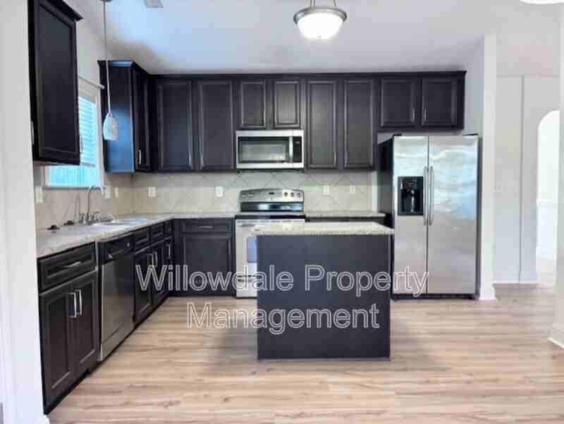 1016 Bridlemine Dr - Photo 3 of 24