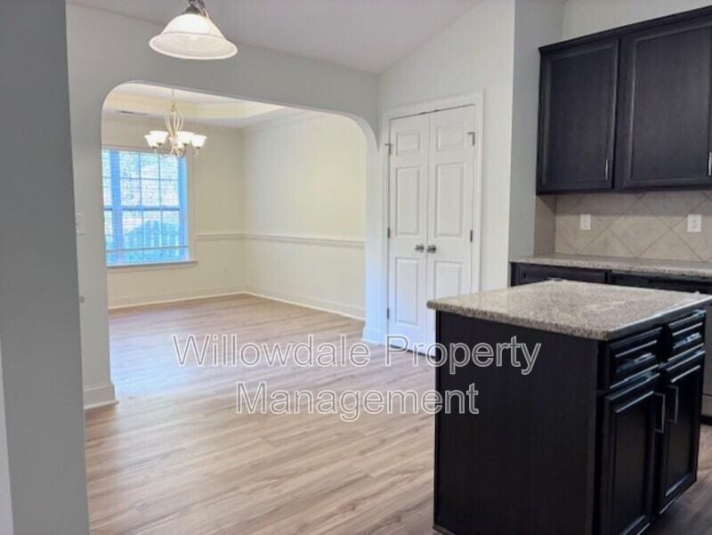 1016 Bridlemine Dr - Photo 4 of 24