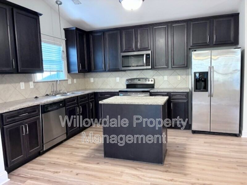 1016 Bridlemine Dr - Photo 5 of 24