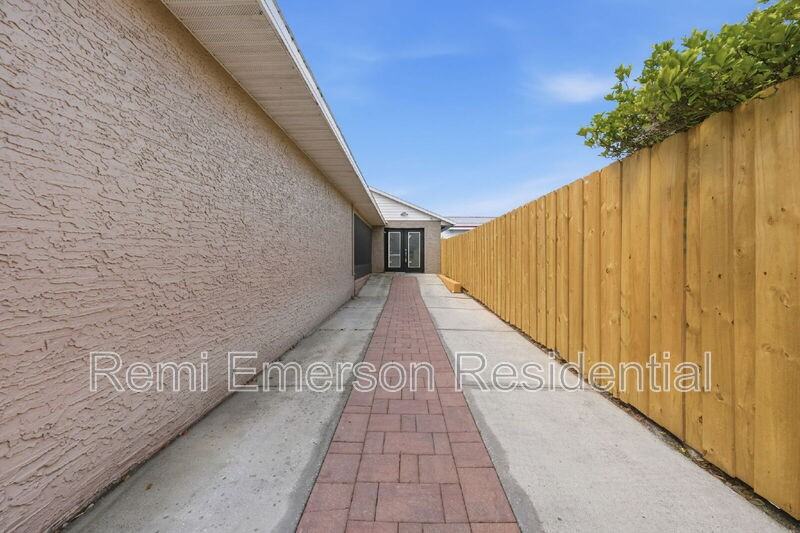 6254 Alligator Lake Shr E - Photo 3 of 39