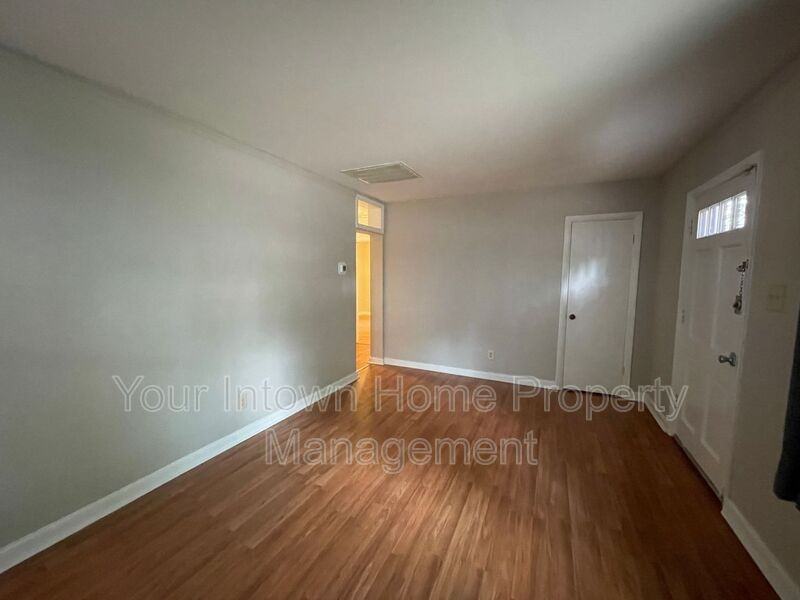 2110 Cavanaugh Ave Se - Photo 4 of 16