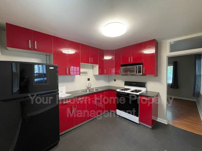 2110 Cavanaugh Ave Se - Photo 6 of 16