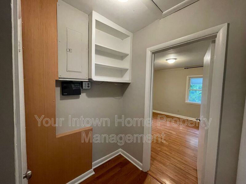 2110 Cavanaugh Ave Se - Photo 7 of 16