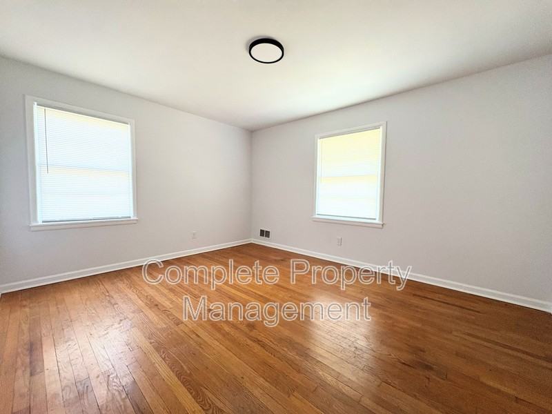 2641 1st St Ne - Photo 7 of 12