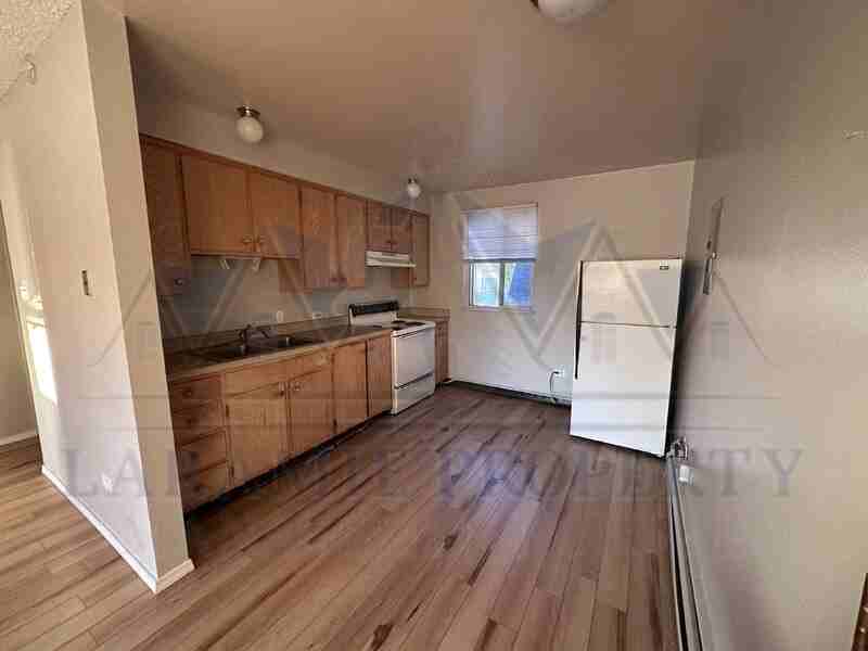 409 S 26th St #16 - Photo 3 of 12