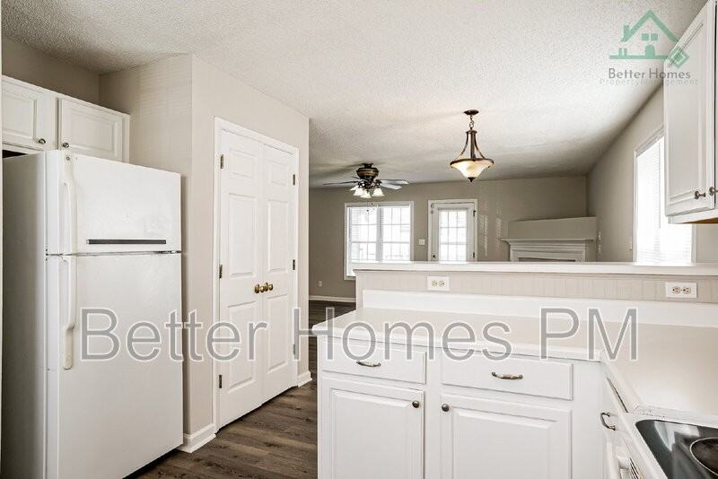 4716 Windbreak Ln - Photo 5 of 13