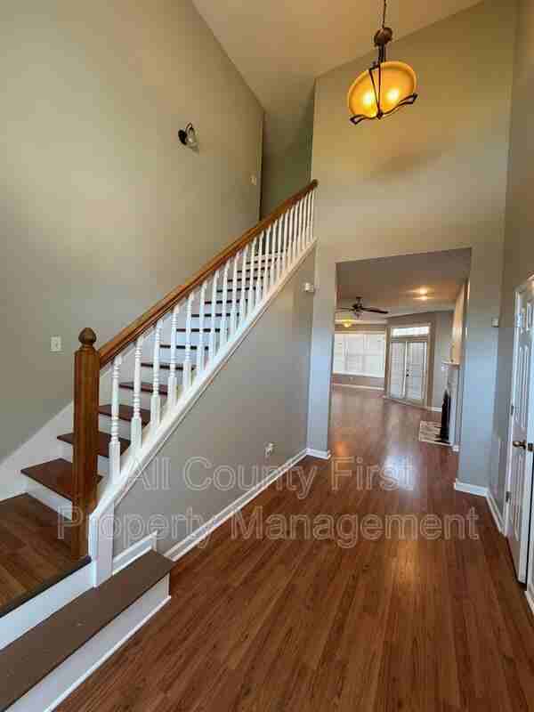 2215 Lake Royale Dr - Photo 2 of 28