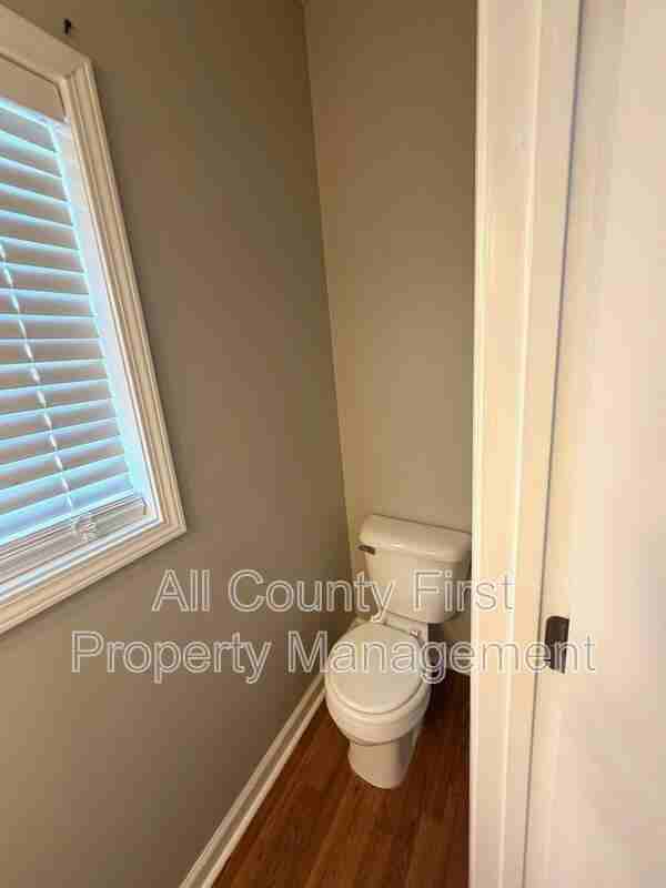 2215 Lake Royale Dr - Photo 3 of 28