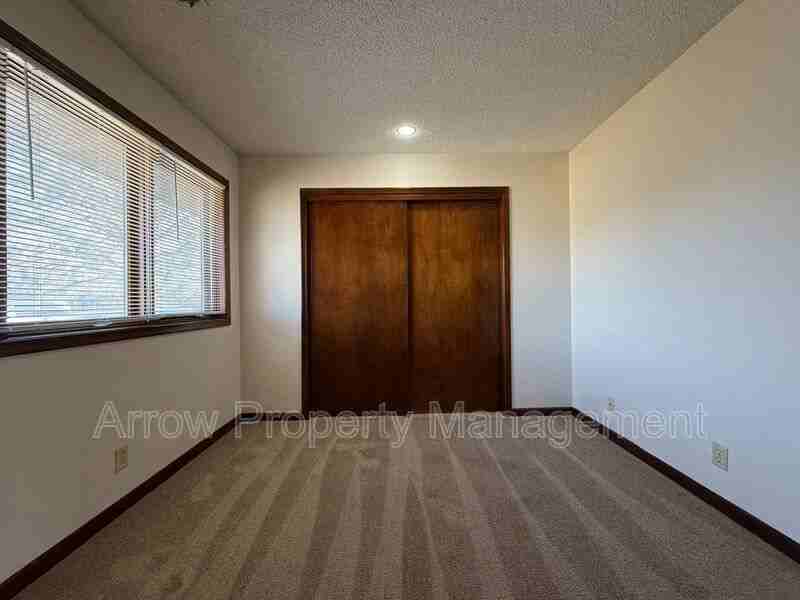 5050 Prince Rd #4 - Photo 7 of 12